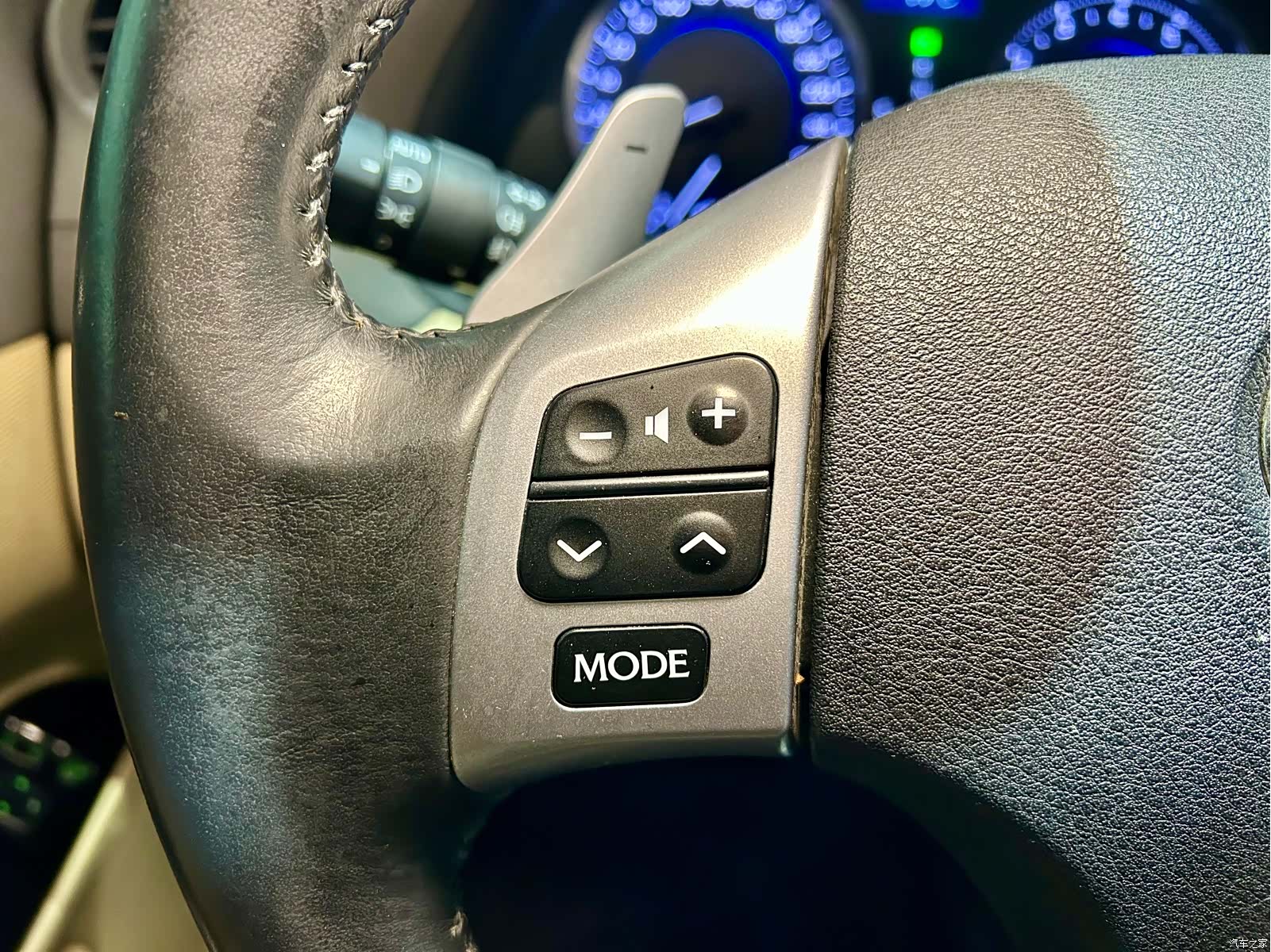 Lexus IS, 2012 12