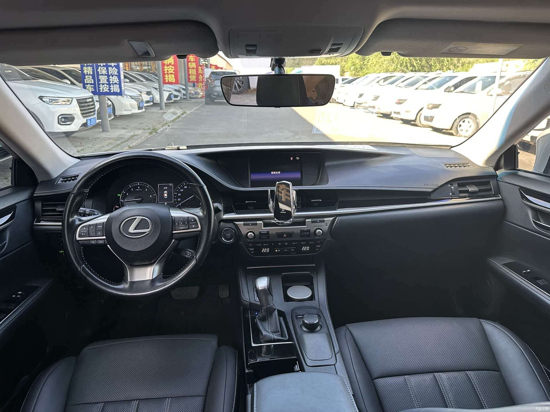 Lexus ES, 2017 4