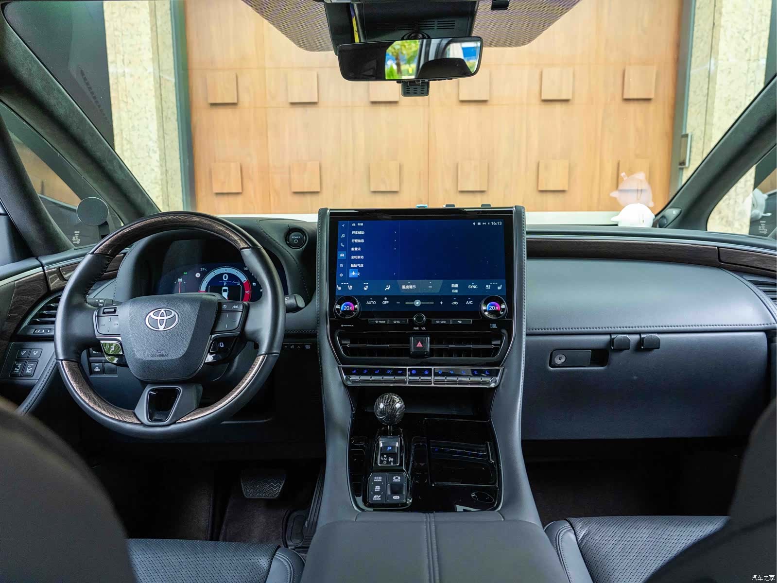 Toyota Vellfire, 2023 8