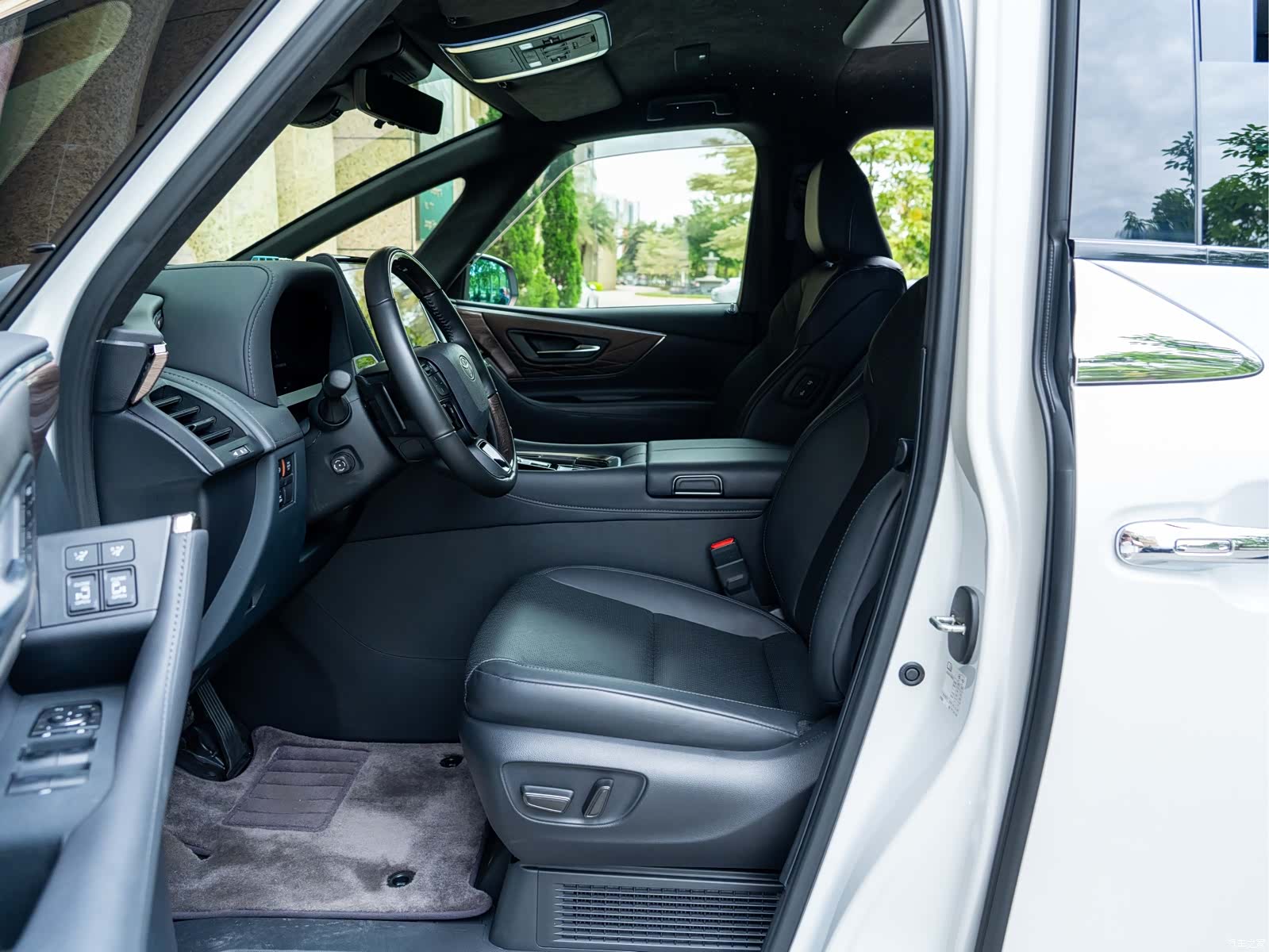 Toyota Vellfire, 2023 16
