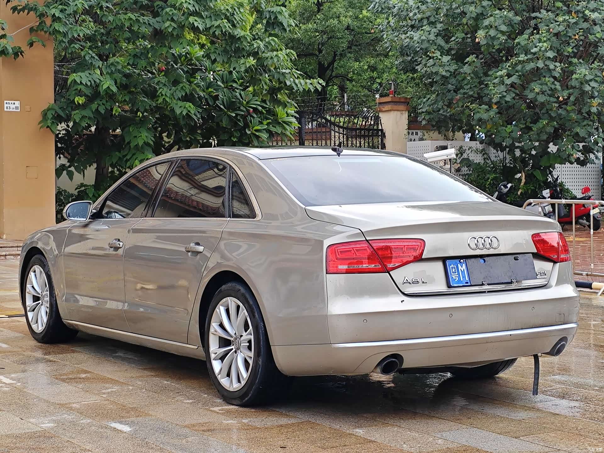 Audi A8L, 2012 6