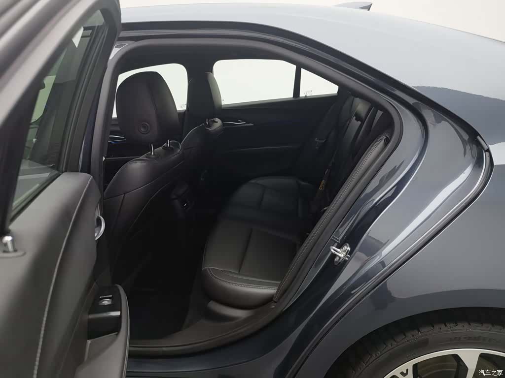 Cadillac CT4, 2021 15