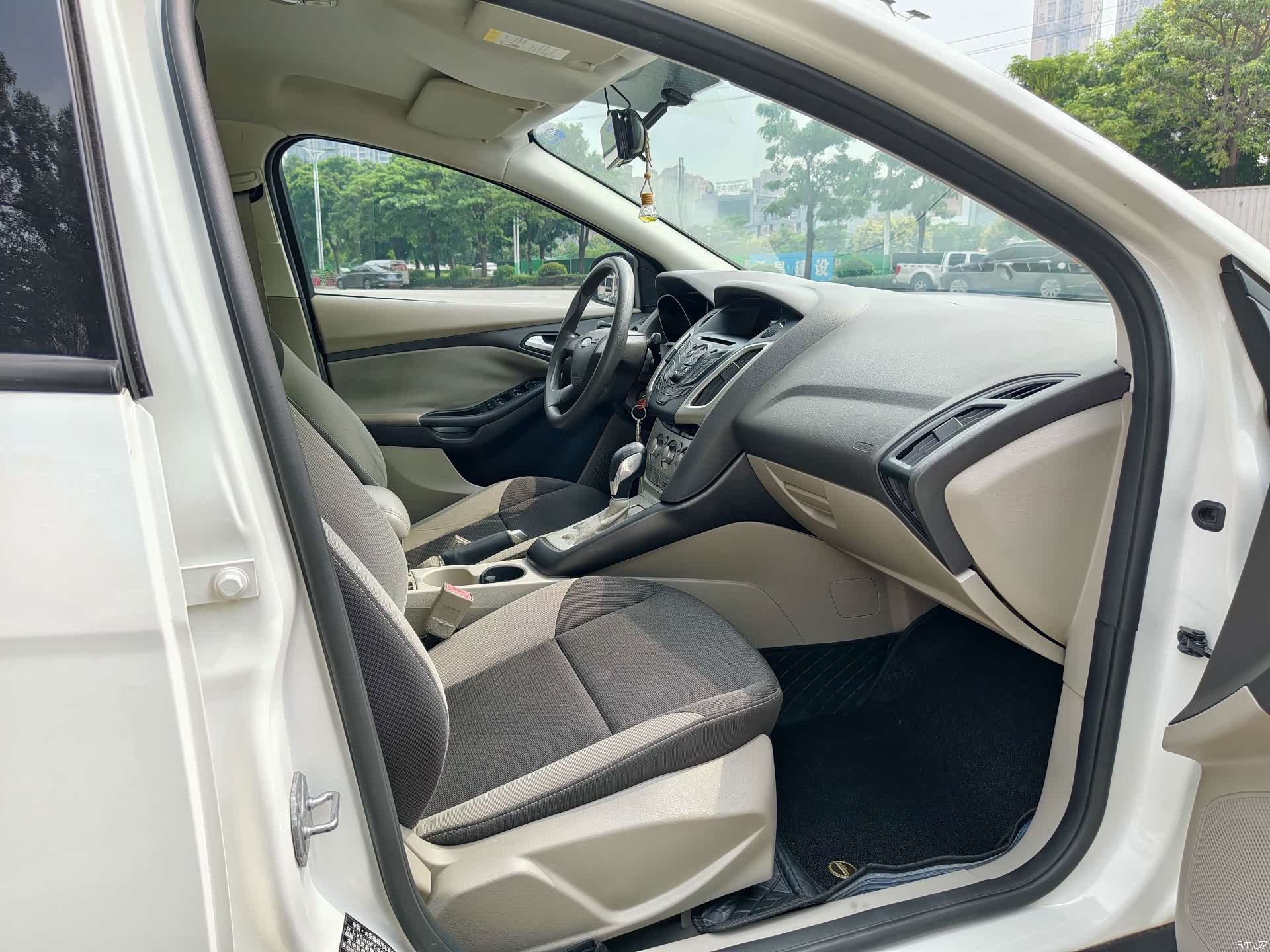 Ford Focus, 2015 10