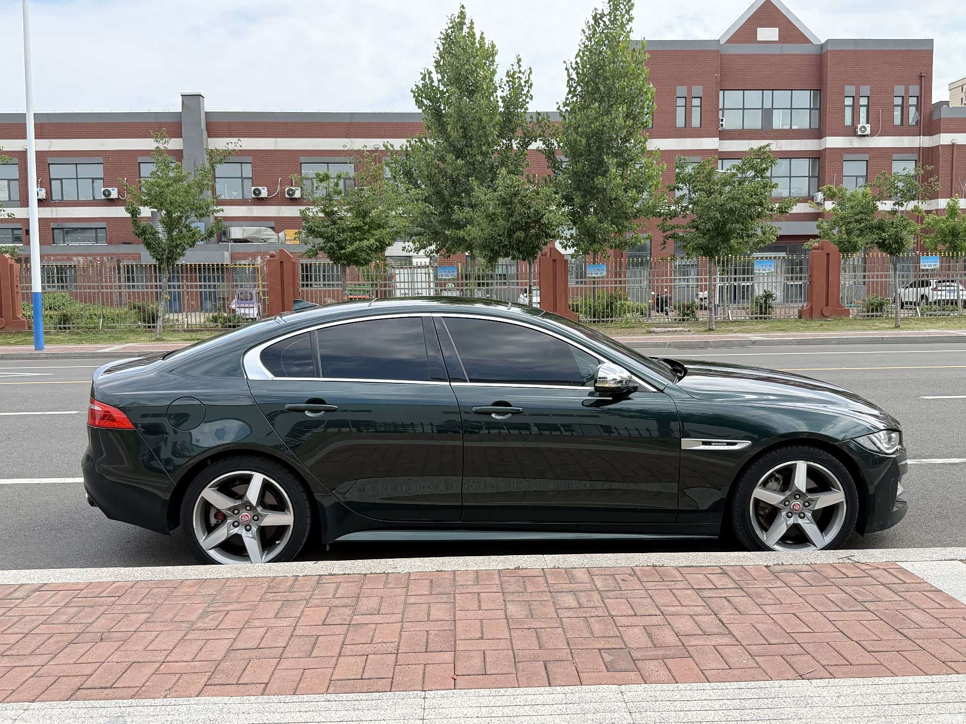 Jaguar XE, 2016 все фото