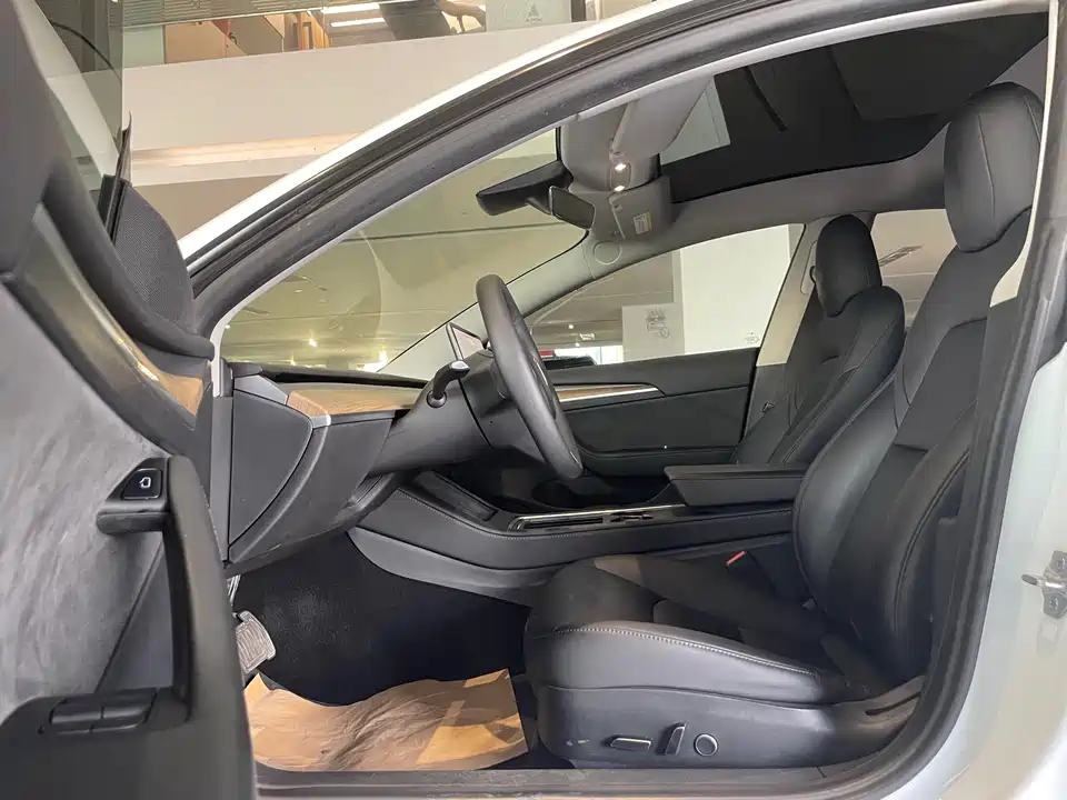Tesla Model 3 Tesla Model 3