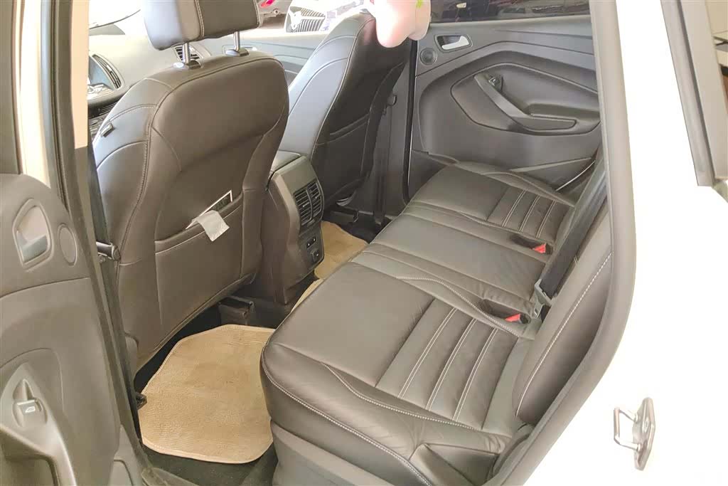 Ford Kuga, 2017 11