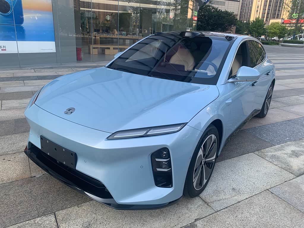 NIO ET5