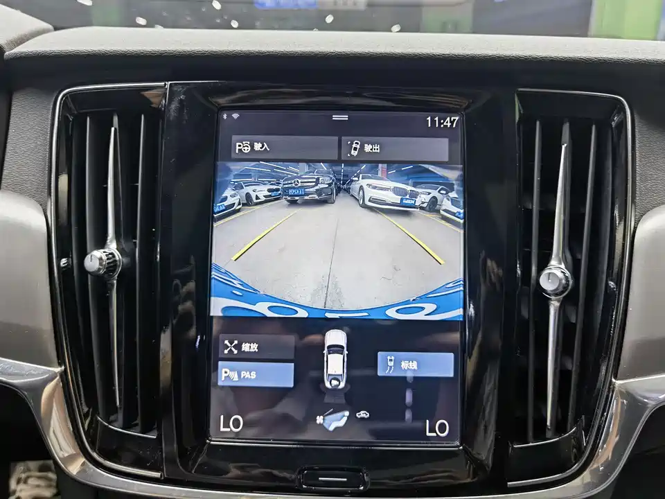 Volvo S90