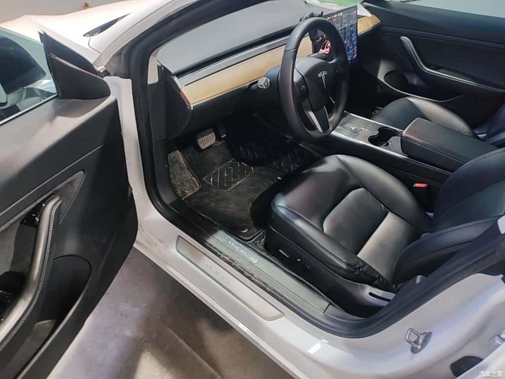 Tesla Model 3, 2021 12