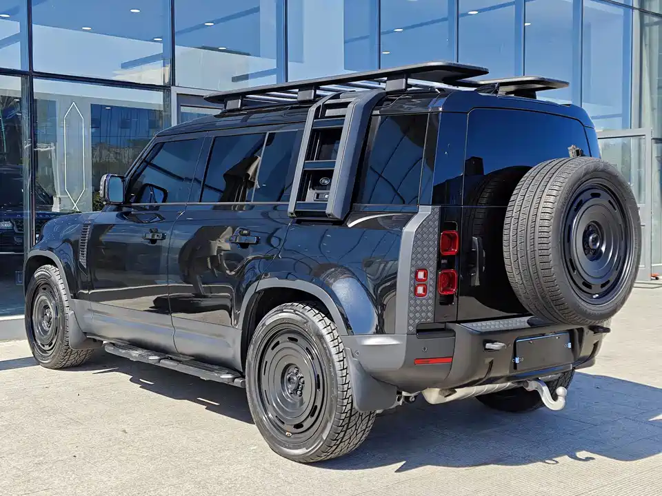 Land Rover guard