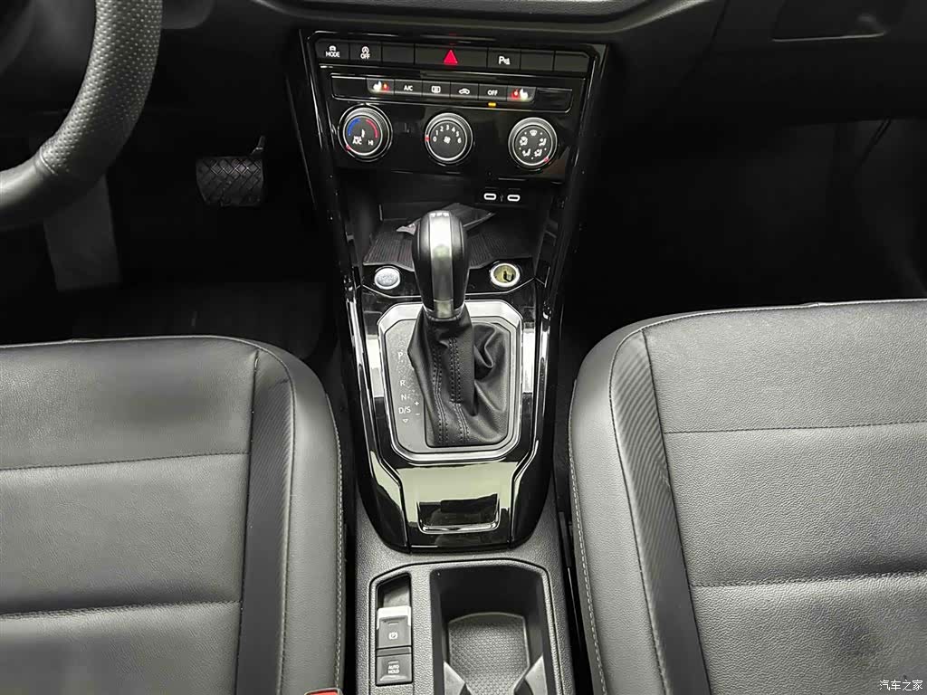 Volkswagen T-ROC, 2022 все фото