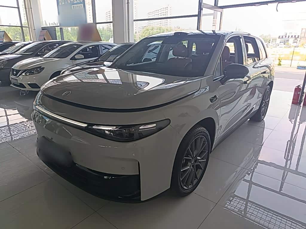 Leapmotor C10