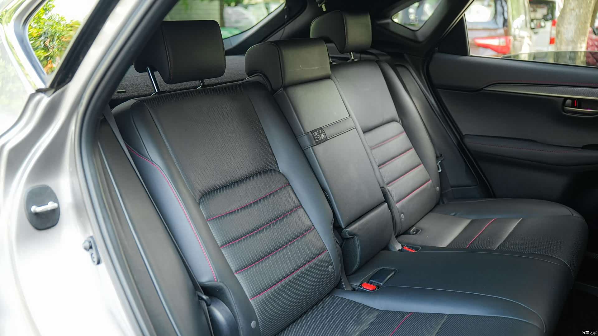 Lexus NX, 2016 16
