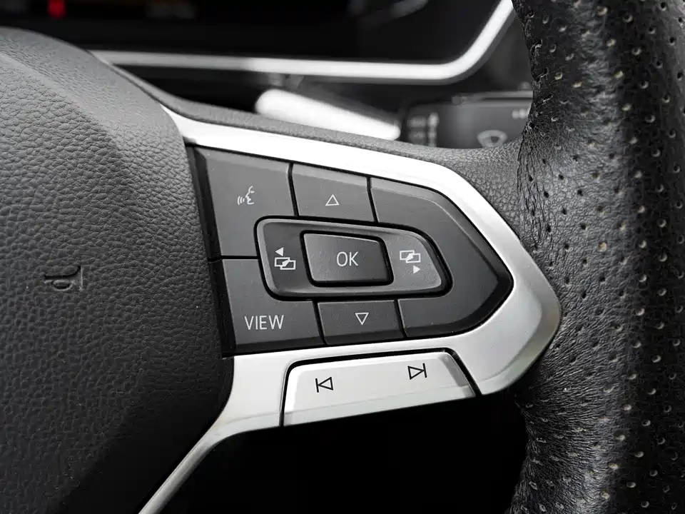 Volkswagen Exploring the shadow