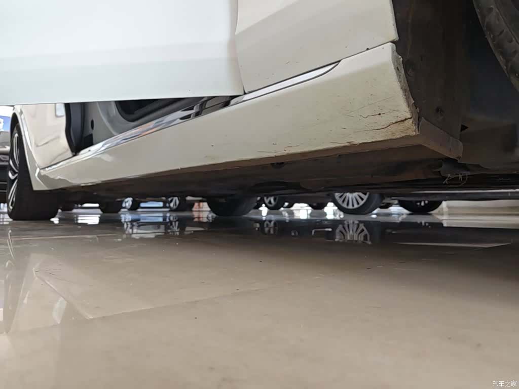 Land Rover XFL, 2018 21