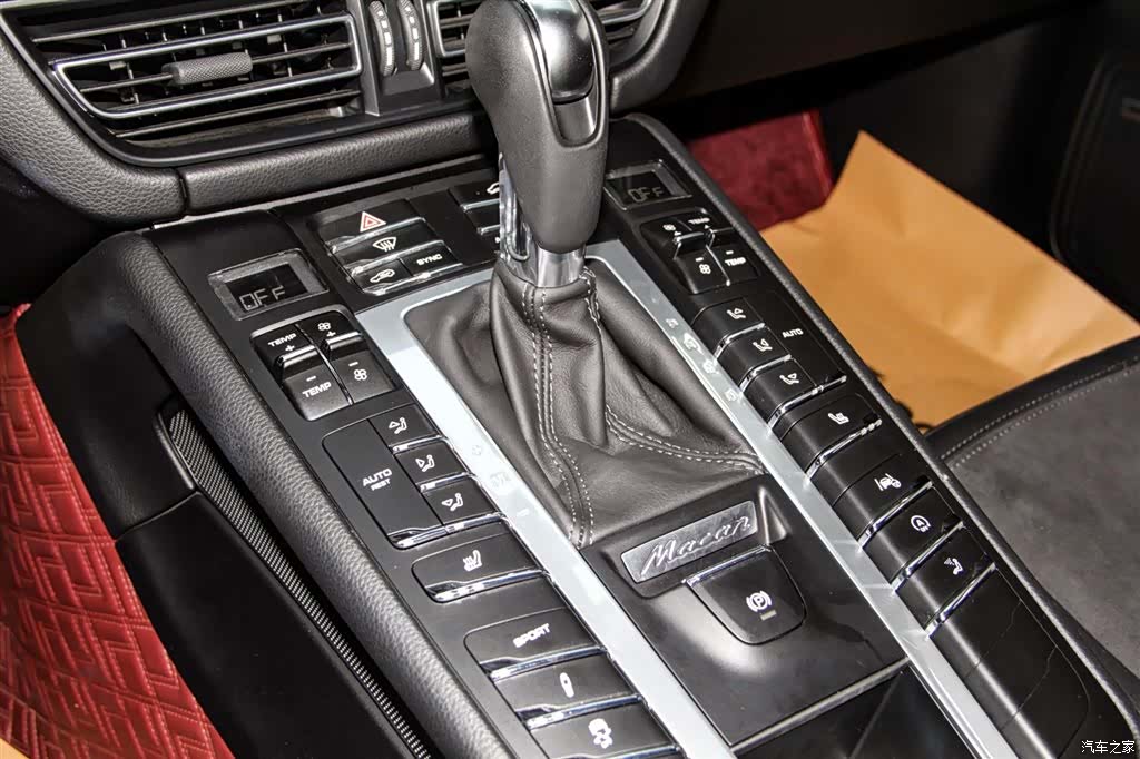 Porsche Macan, 2021 все фото