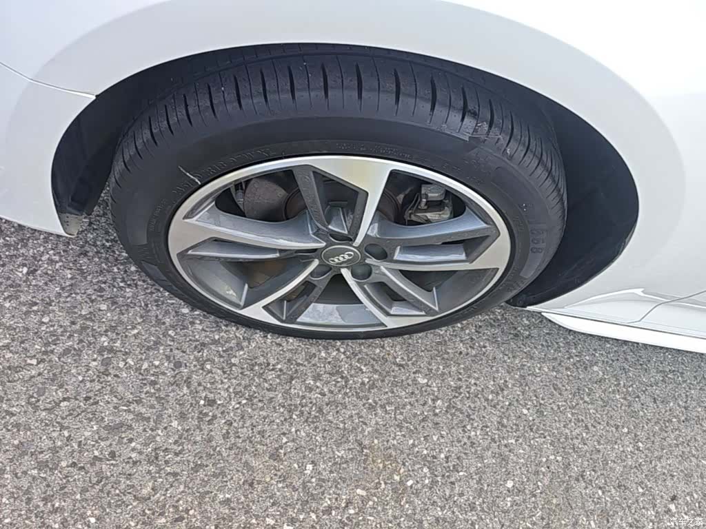 Audi A4L, 2018 25
