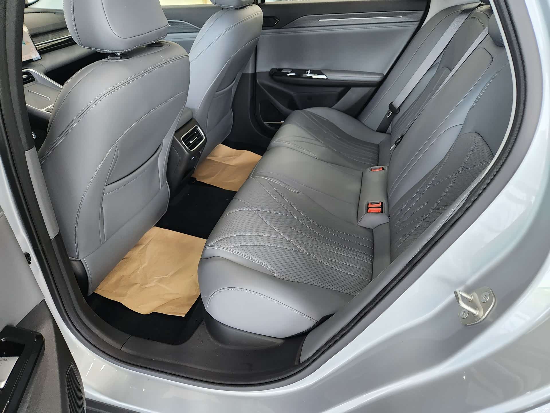 Geely Galaxy L6, 2025 8