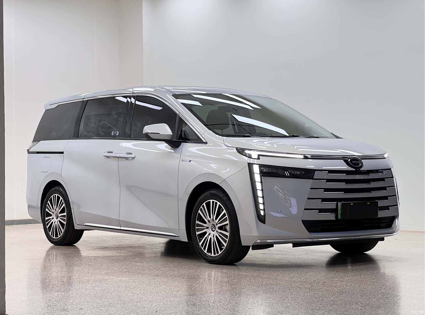 Trumpchi E8, 2024 3