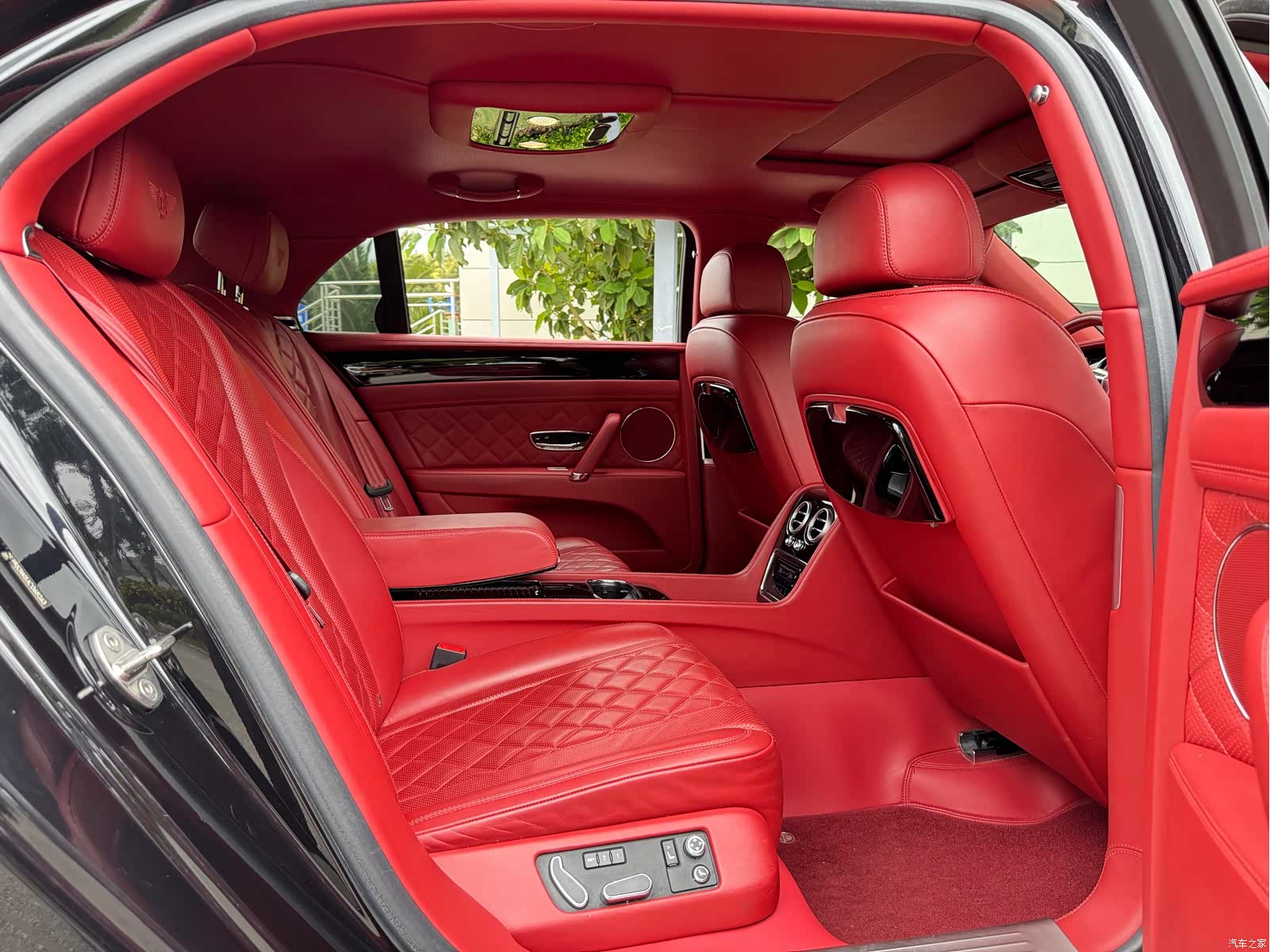 Bentley Flying Spur, 2020 9