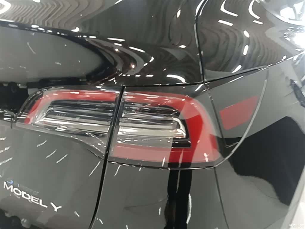 Tesla Model Y, 2023 8