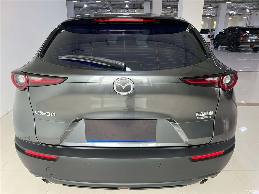Mazda CX-30, 2022 все фото