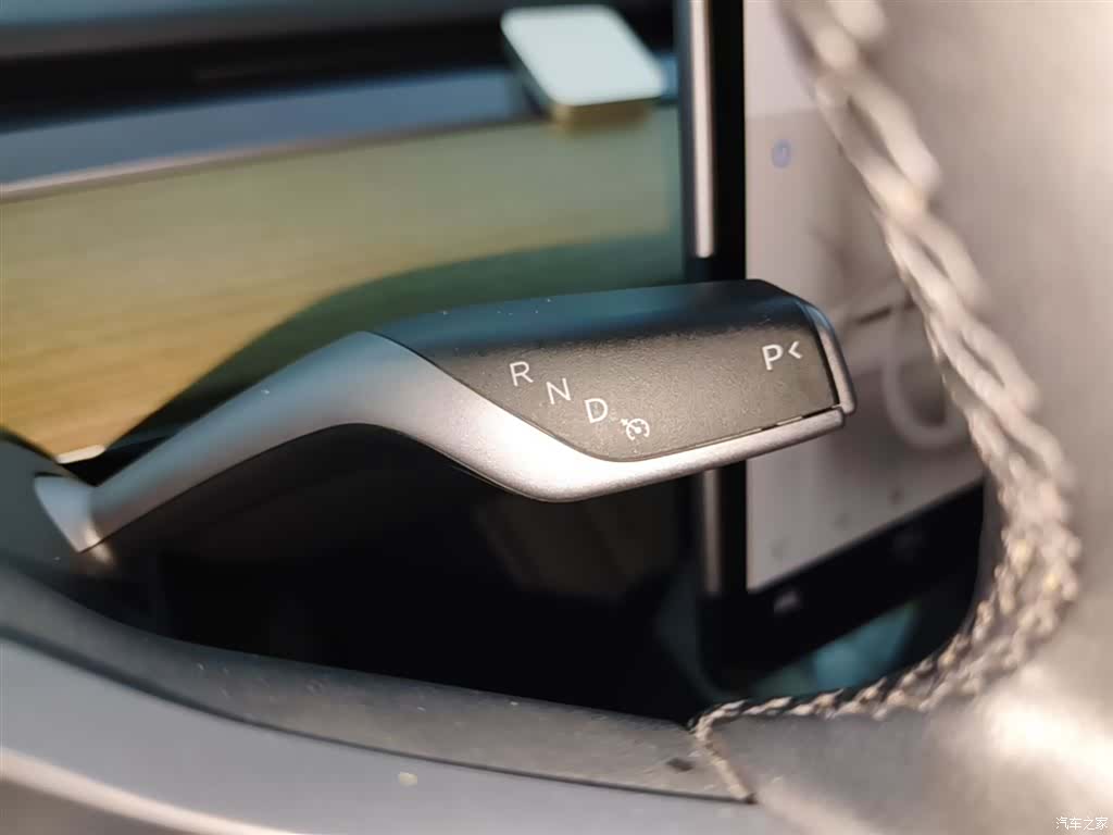 Tesla Model Y, 2023 14