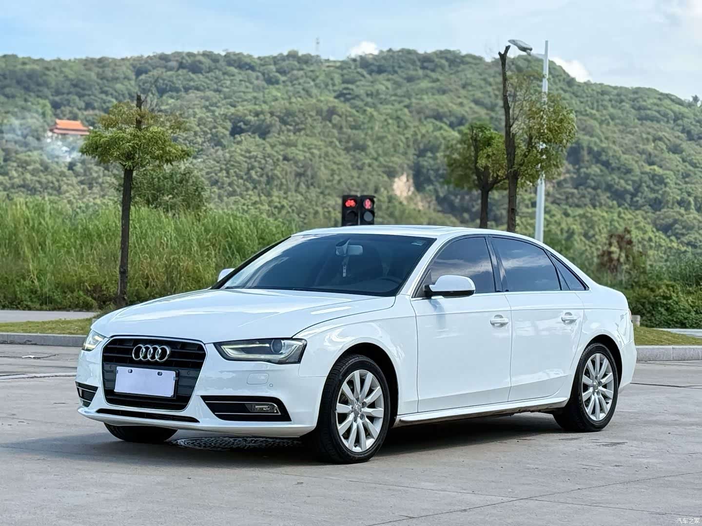Audi A4L, 2014 1