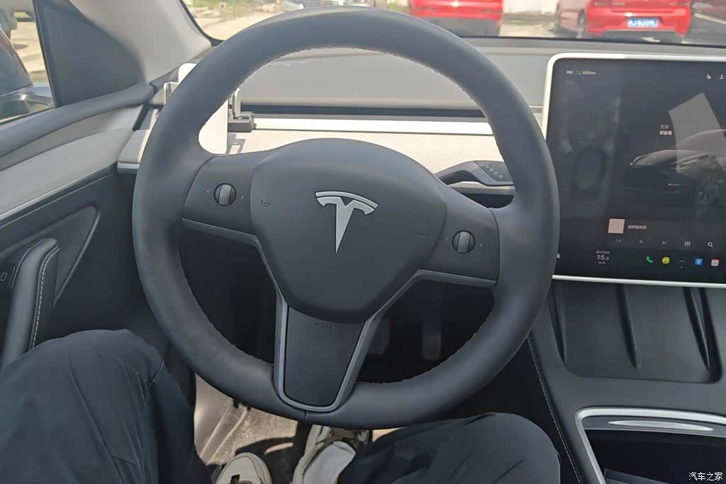 Tesla Model Y, 2024 15