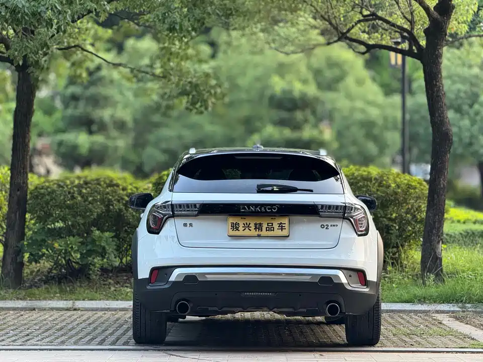 Lynk & Co 02