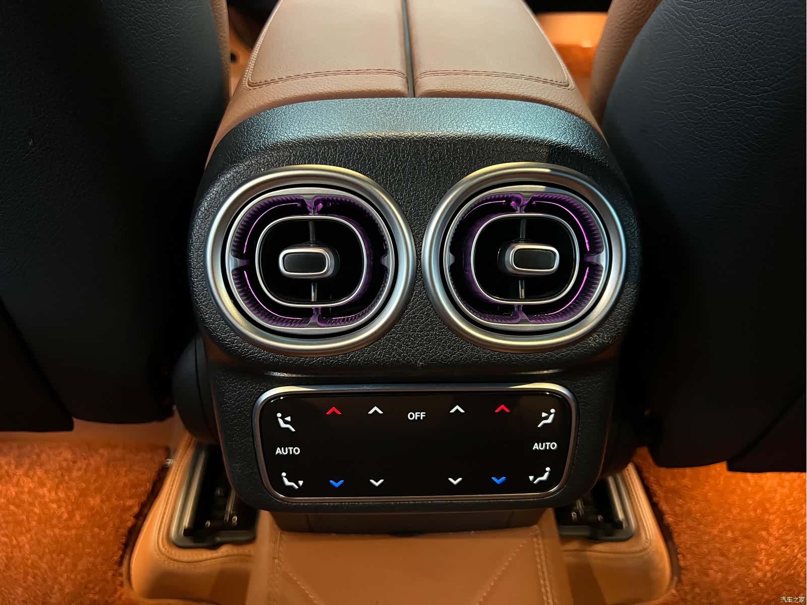 Mercedes-Benz GLC, 2025 12