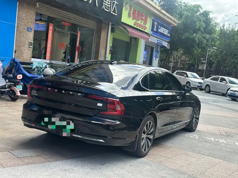 Volvo S90