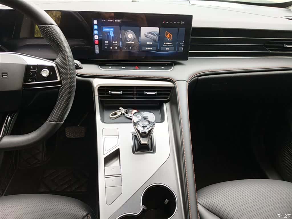 Roewe RX5, 2022 13