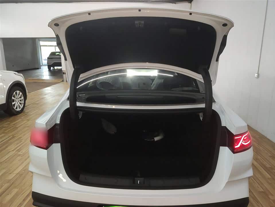 BYD Qin L