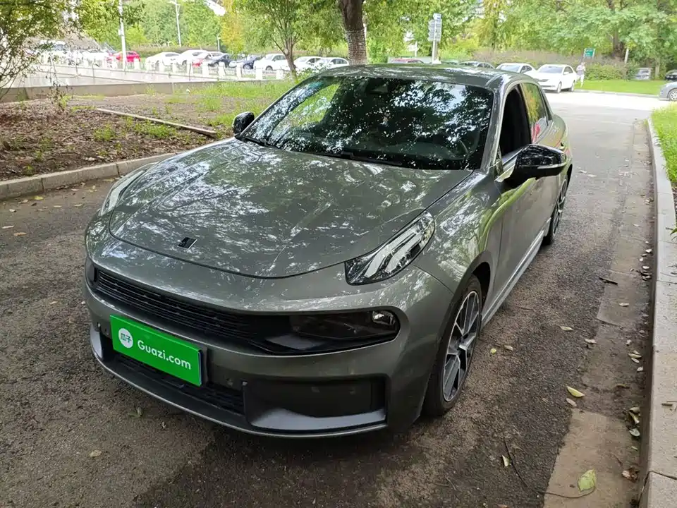Lynk & Co 03