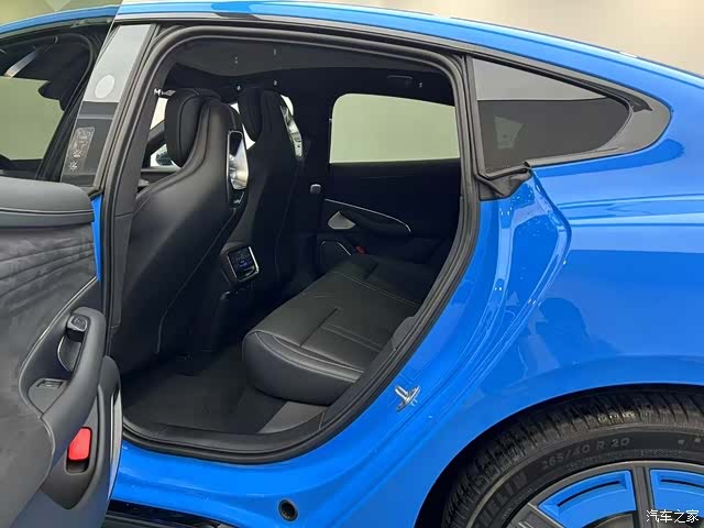 Xiaomi SU7, 2026 6