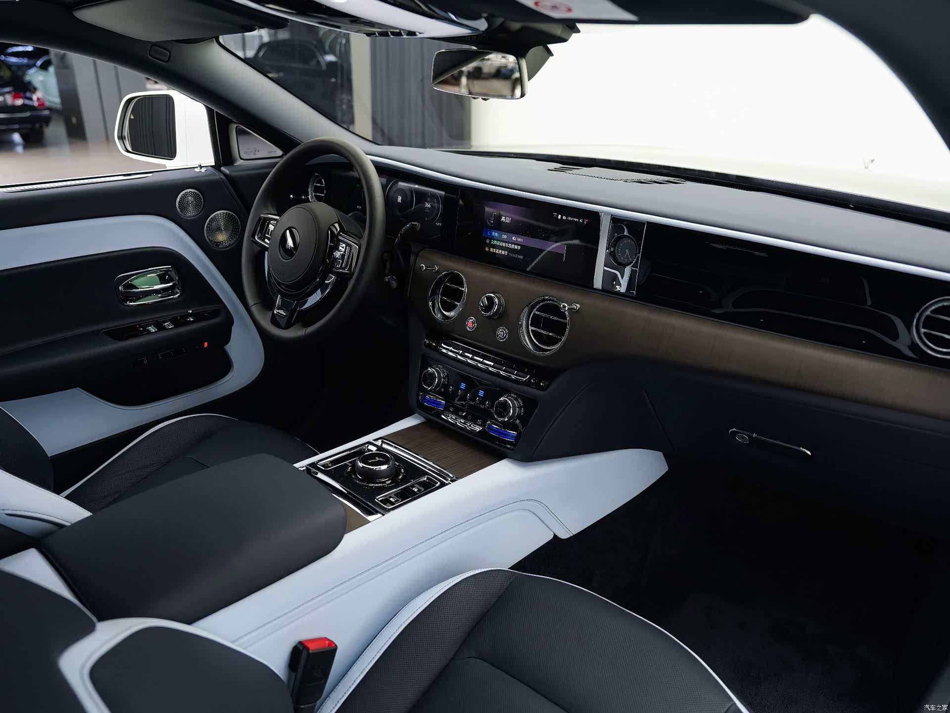 Rolls-Royce Spectre, 2026 21