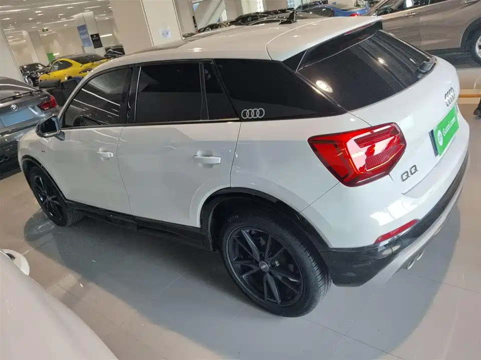 Audi Q2L