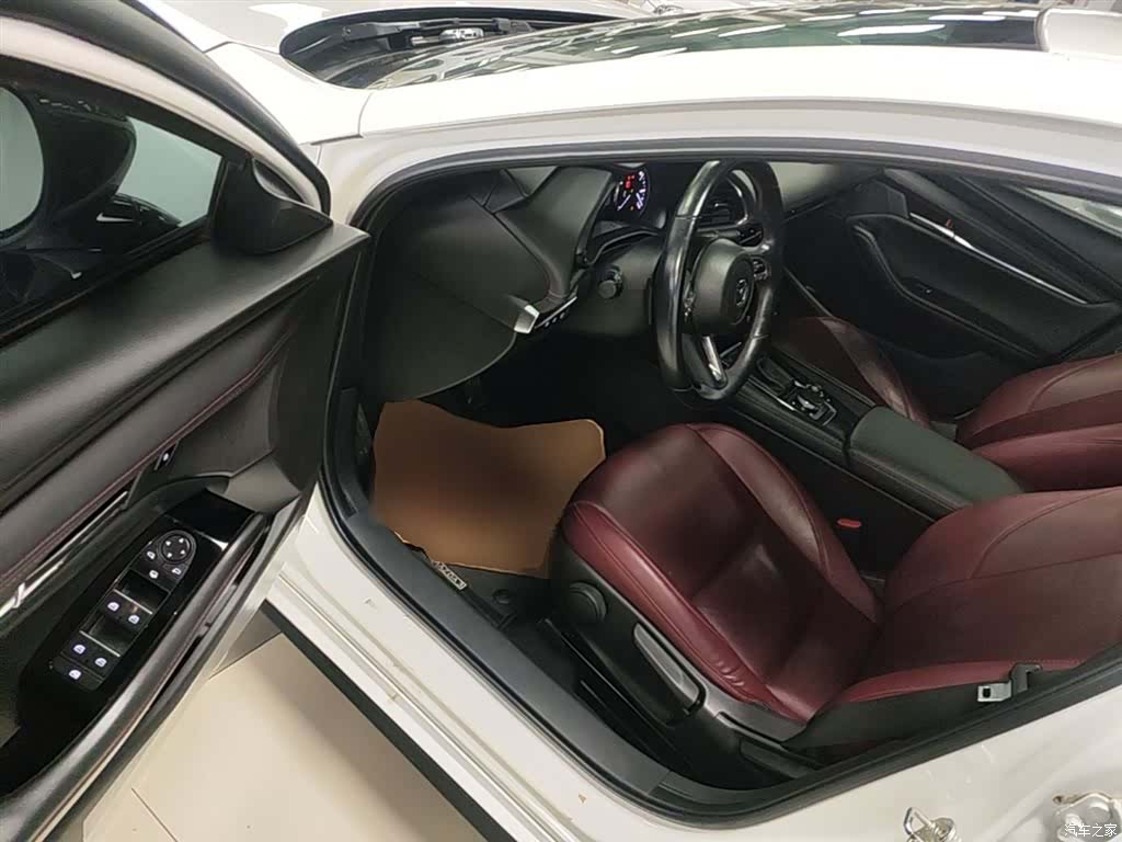 Mazda Mazda3, 2023 16