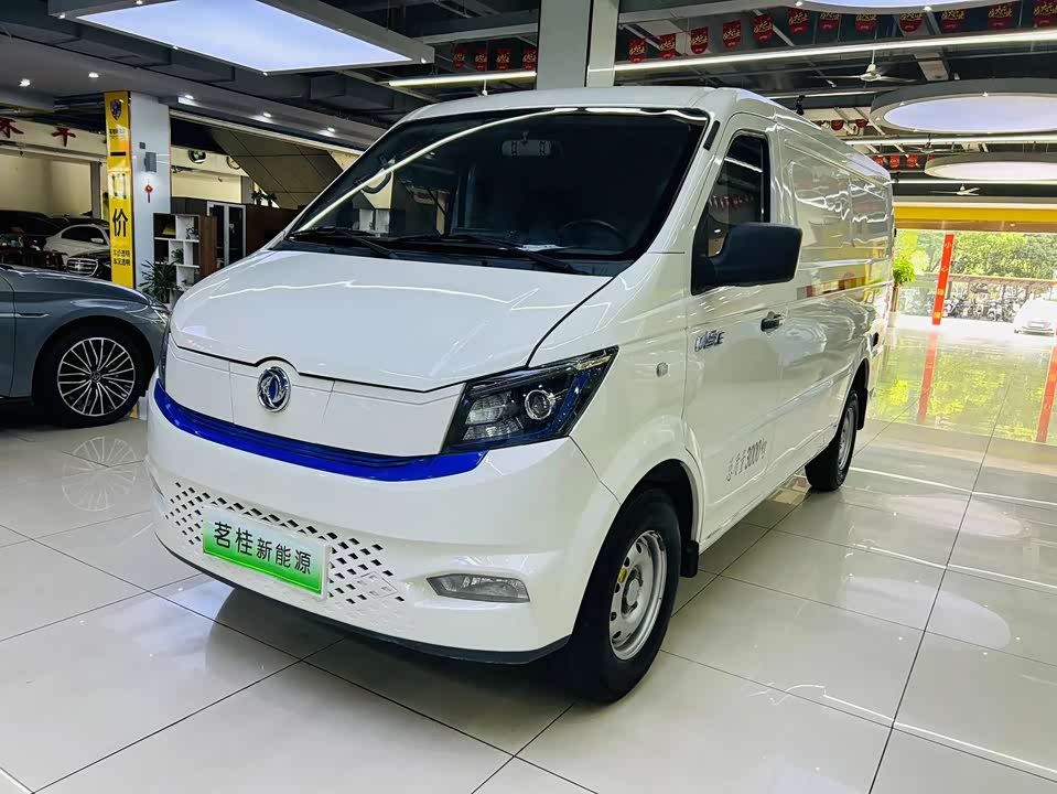 Dongfeng Yufeng EM27