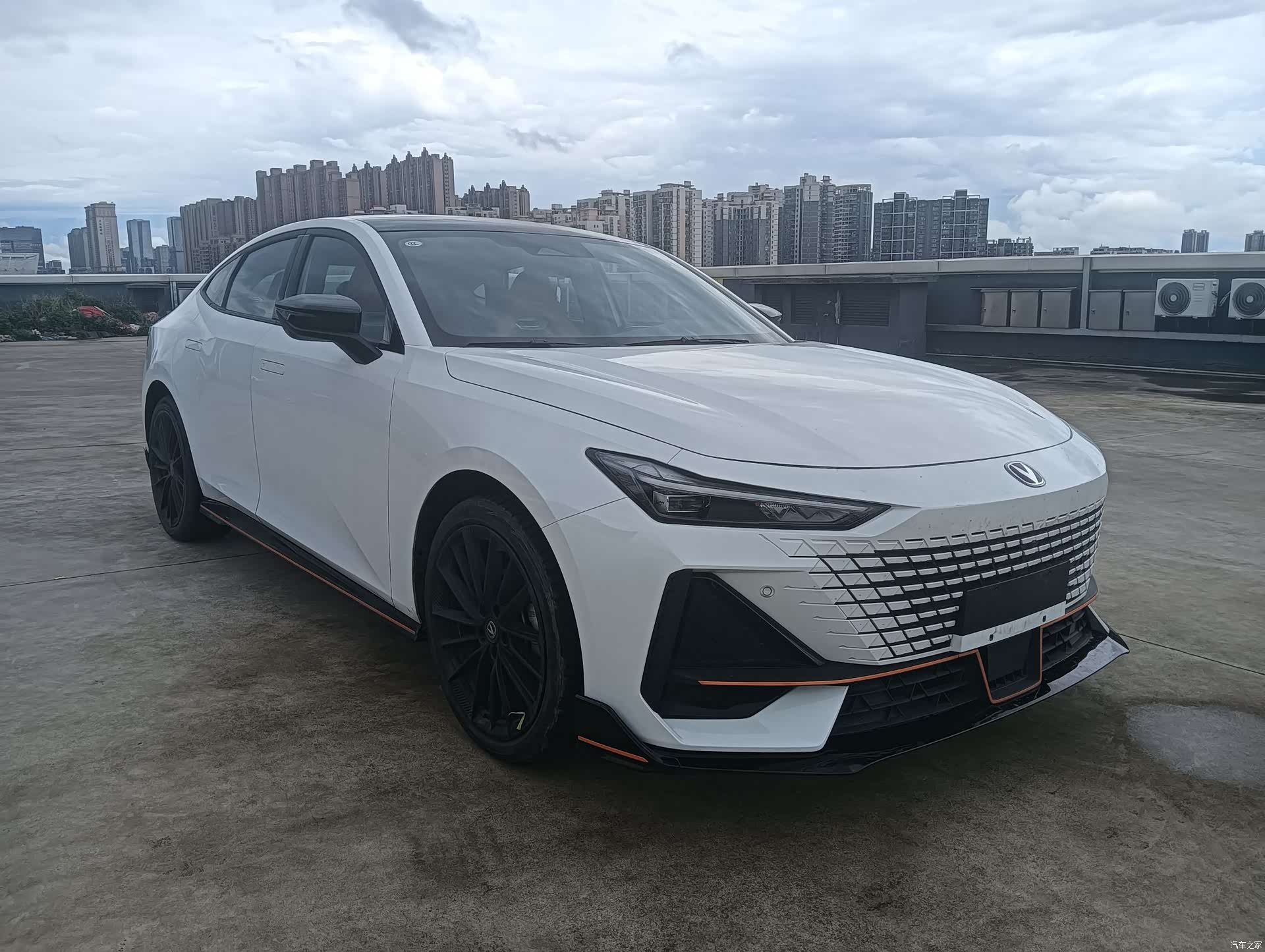 Changan UNI-V, 2023 3