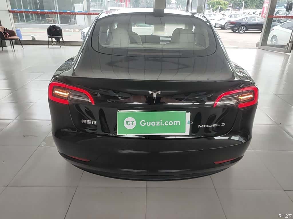 Tesla Model 3, 2022 4