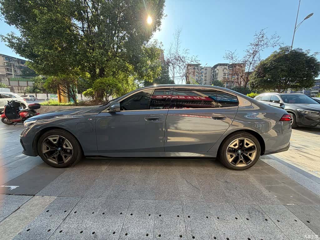 BMW i5, 2024 3