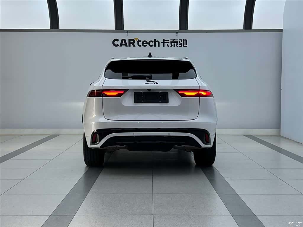 Jaguar F-PACE, 2023 3