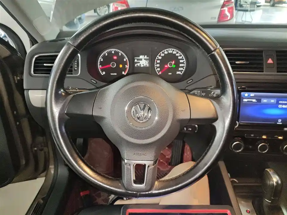 Volkswagen Sagitar