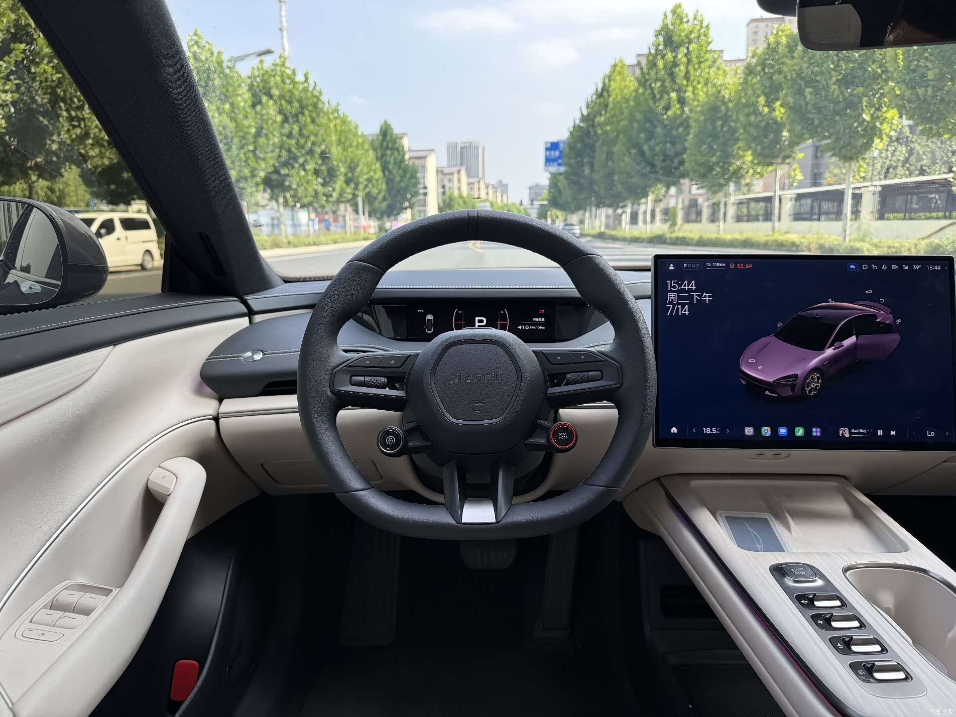 Xiaomi SU7, 2025 10