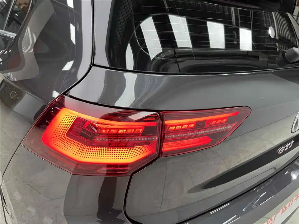 Volkswagen Golf GTI