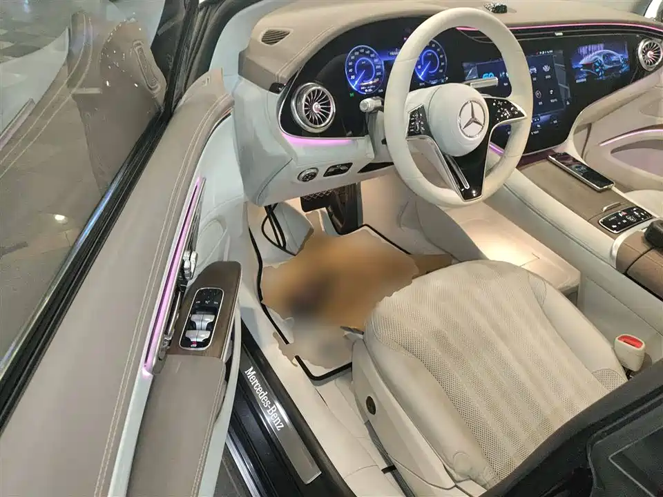 Mercedes-Benz EQS