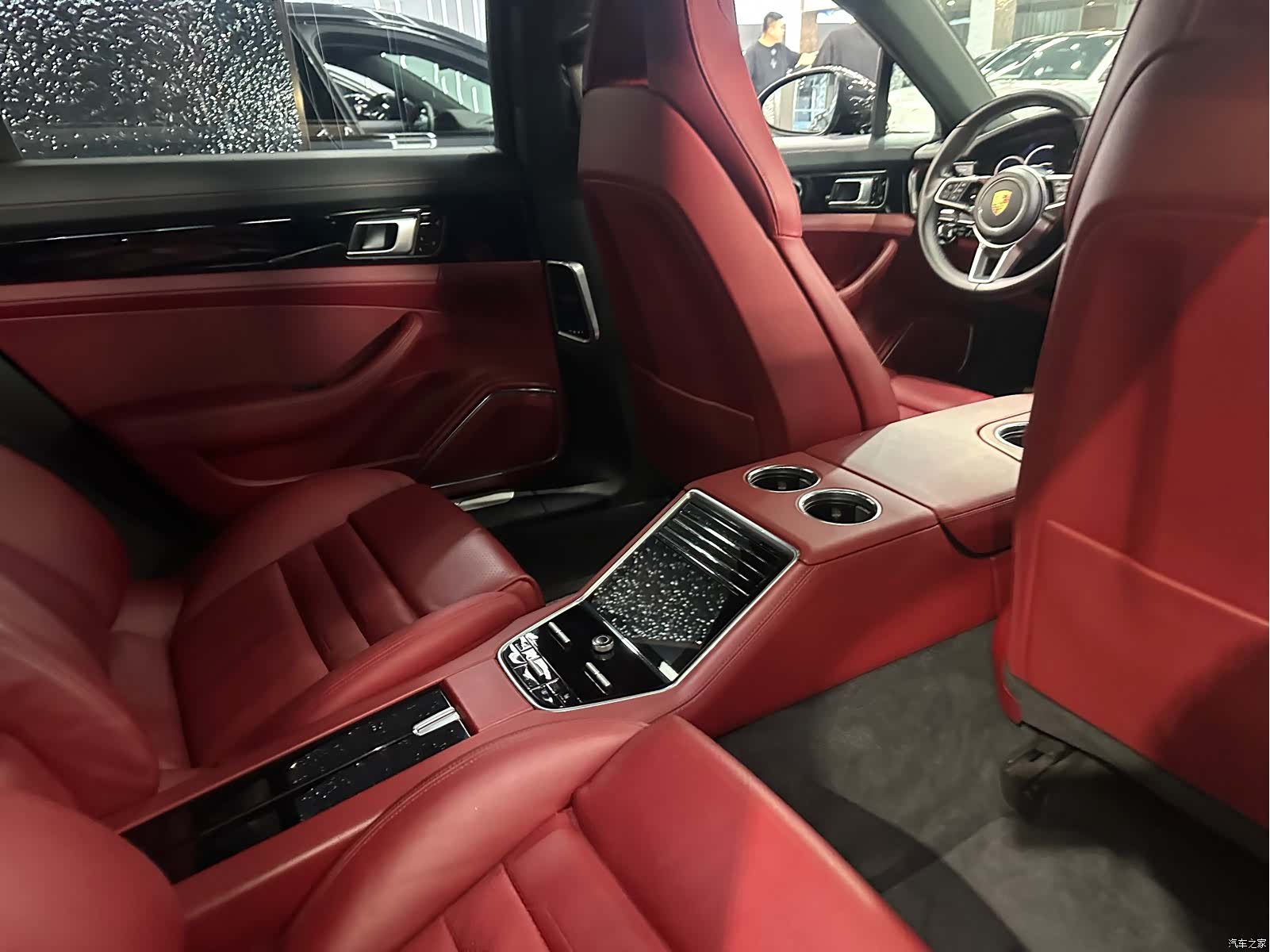 Porsche Panamera, 2018 13