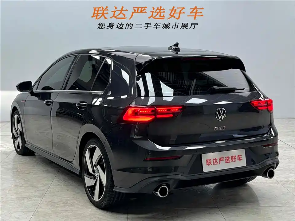 Volkswagen Golf GTI